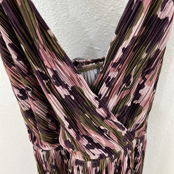 NEW bebe Camo Print Fit and Flare Dress - Picture 6 of 14